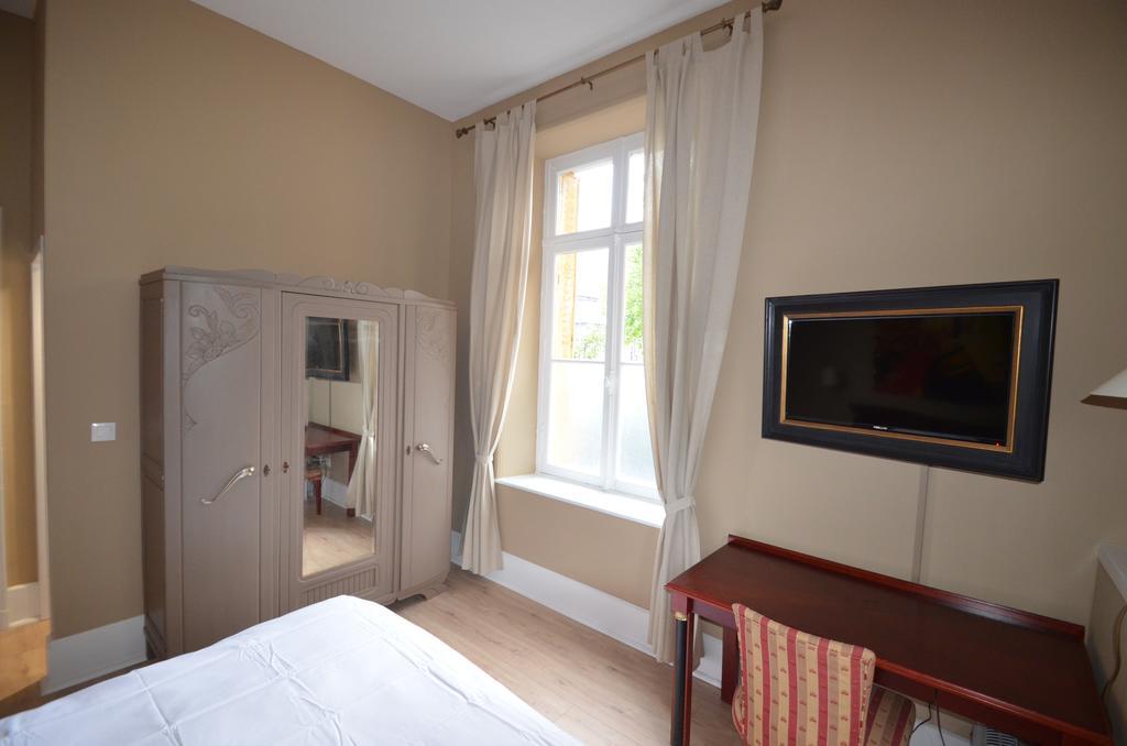 L'Empereur, Sa Femme Et Le Petit Prince Plombières-les-Bains Exterior foto