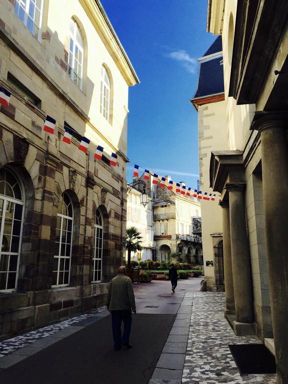 L'Empereur, Sa Femme Et Le Petit Prince Plombières-les-Bains Exterior foto